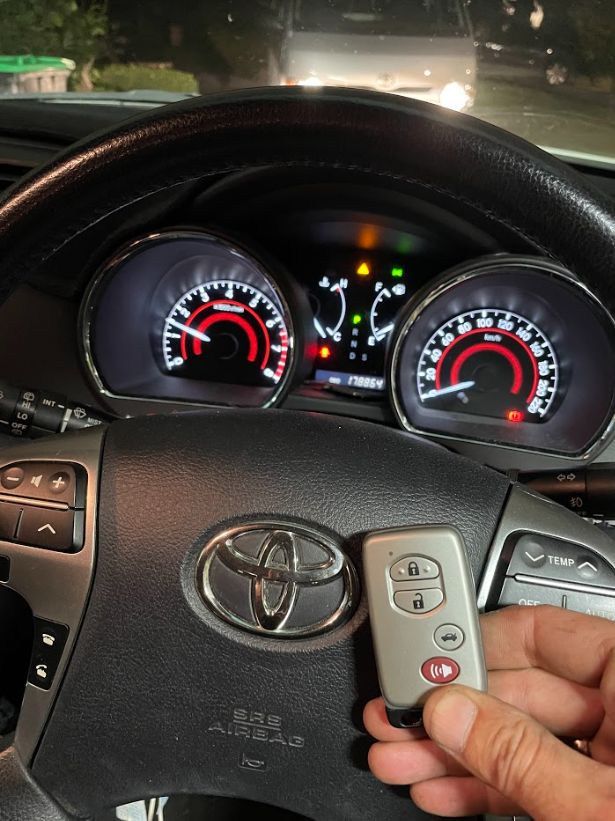 Toyota car key replacement locksmith