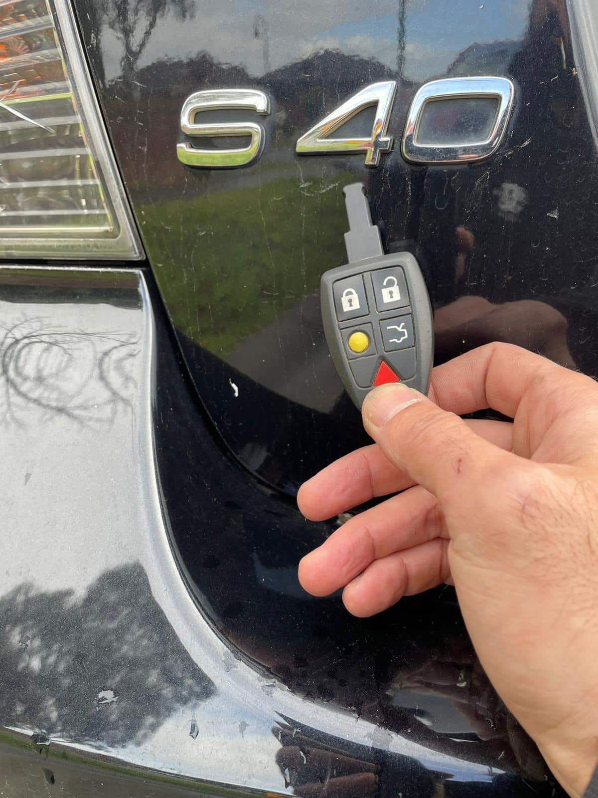 Volvo car key replacement locksmith